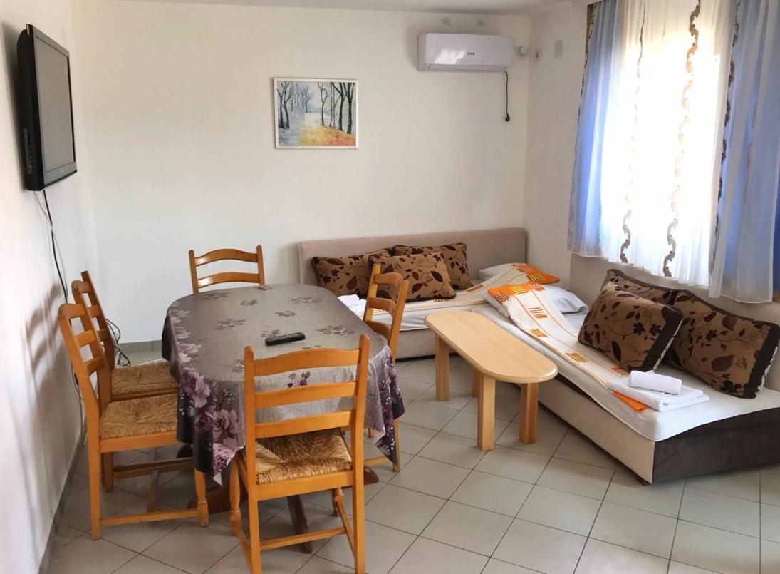 Apartmani Novak - Srebrno Jezero Велико-Градиште Экстерьер фото